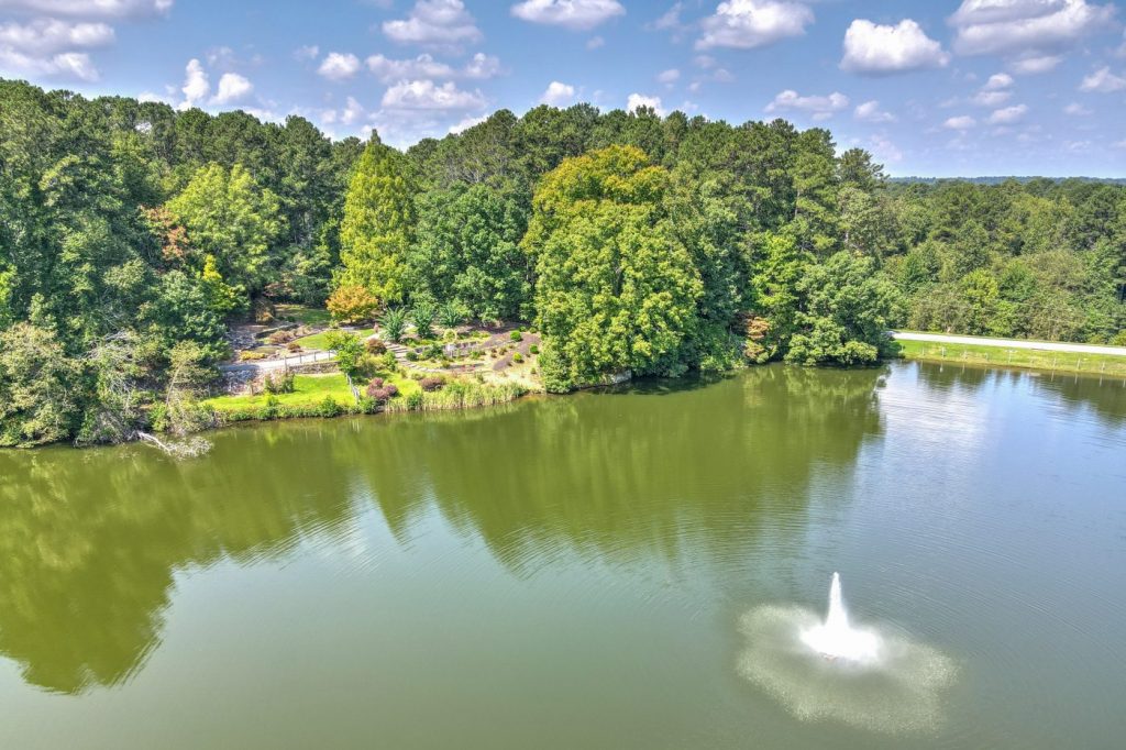 Sims Lake Park, pond and fountain in Suwanee