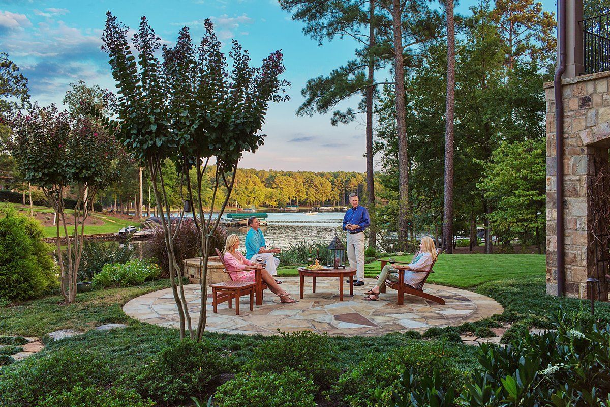 friends enjoying the outdoor amenities at Harbor Club