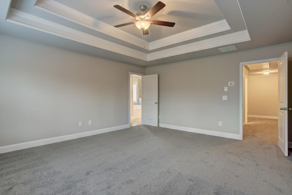 Lot 69 - 15
