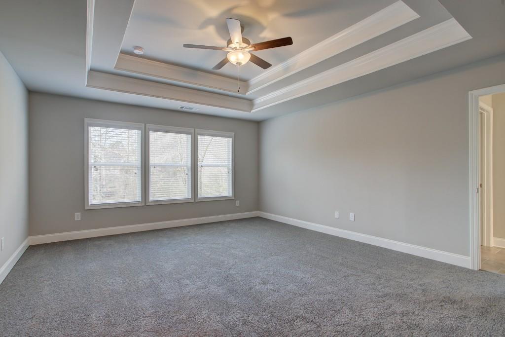 Lot 70 - 12