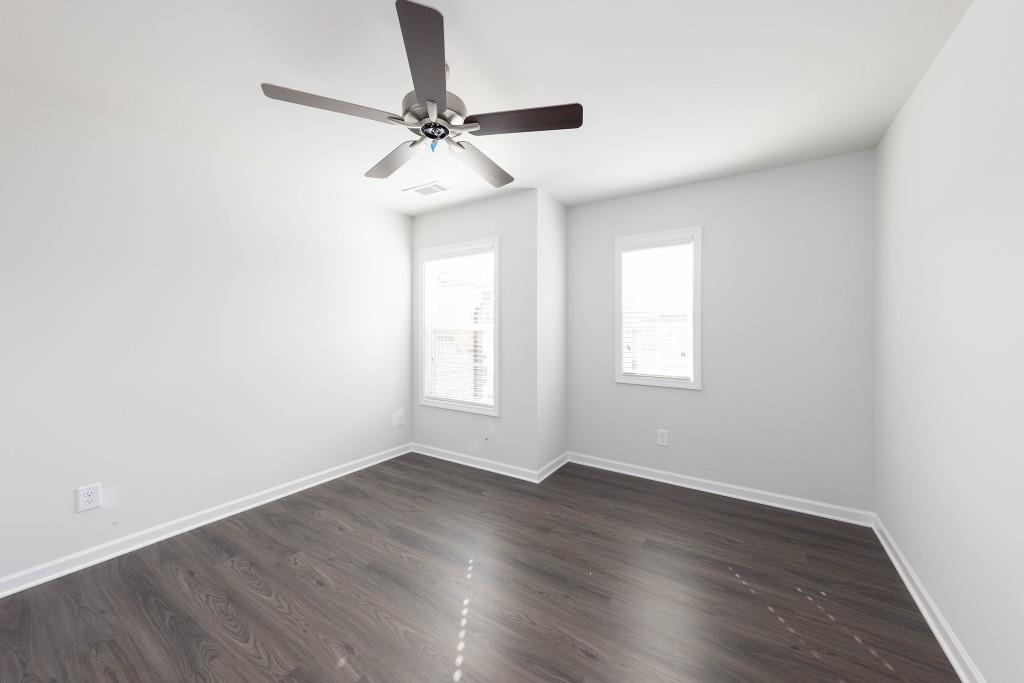 Lot 27 - 16