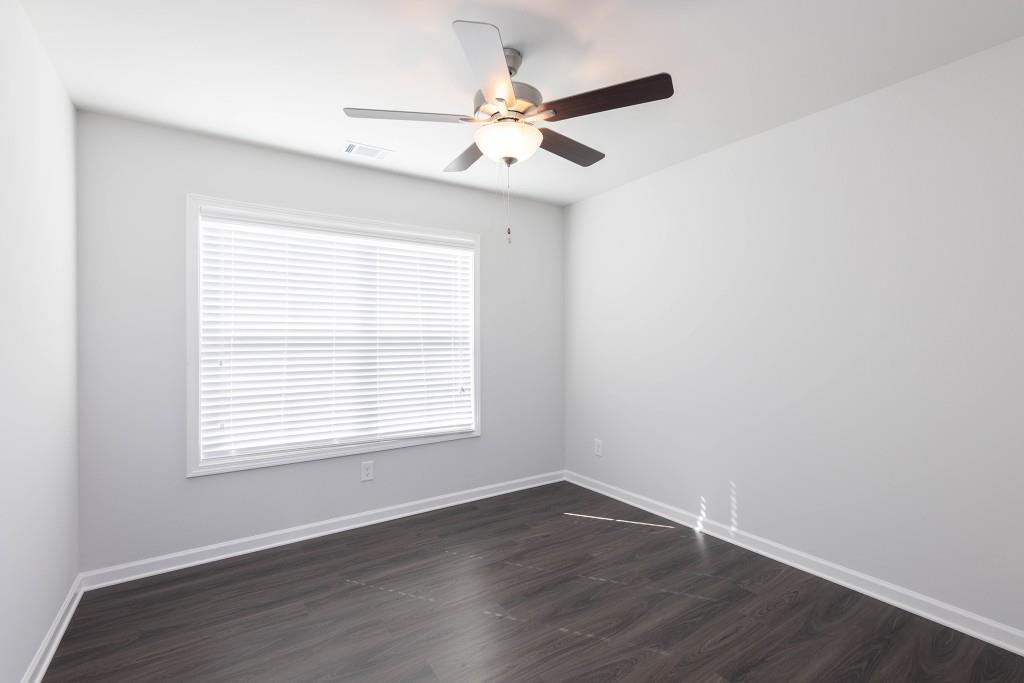 Lot 27 - 20