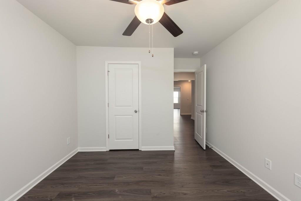 Lot 27 - 21