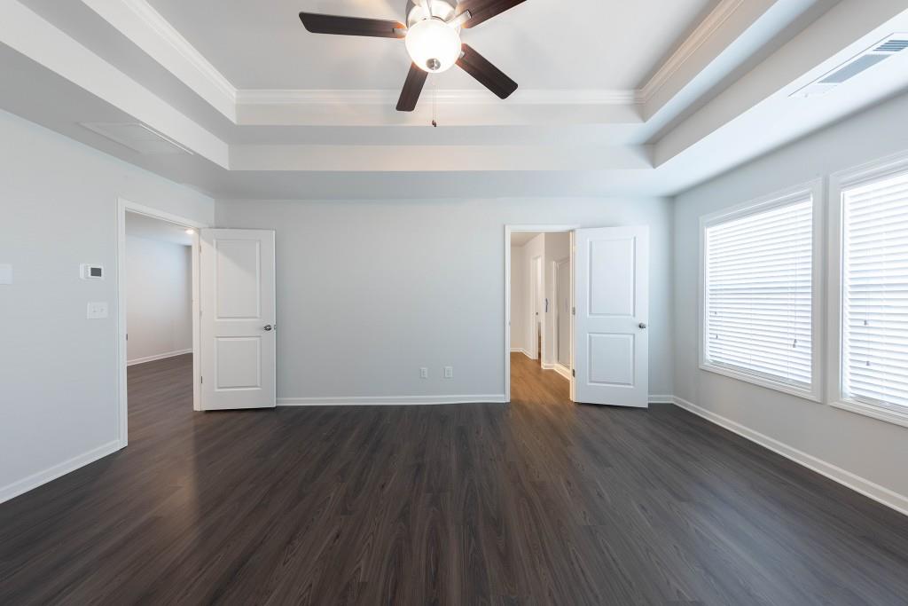 Lot 27 - 23