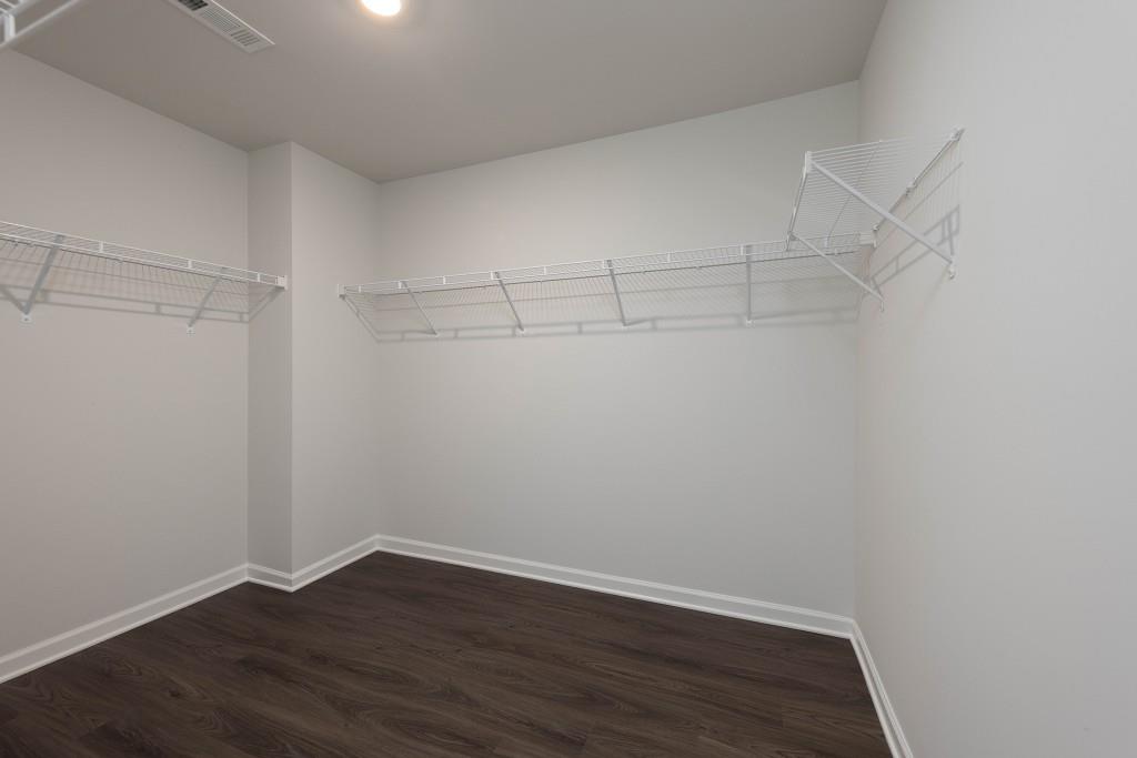 Lot 27 - 27