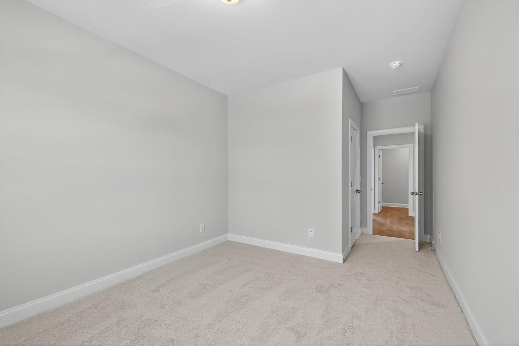 Lot 27 - 26
